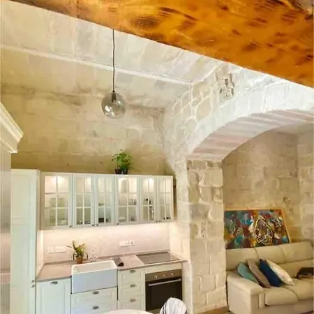 Cosy Traditional Maltese * 阿塔德