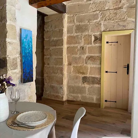Cosy Traditional Maltese Holiday home